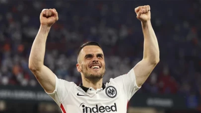 Filip Kostic, UEFA Avrupa Ligi’nde sezonun en iyi oyuncusu