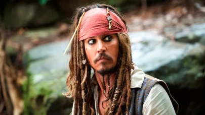 Johnny Depp'in Karayip Korsanları'na dönmesi için imza kampanyası