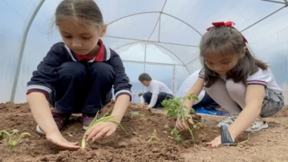 Minik öğrencilerden doğaya uygulamalı dokunuş