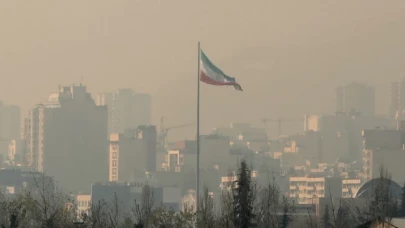 Tahran'da hava kirliliği nedeniyle tüm okullar ve kurumlar tatil