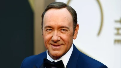 Kevin Spacey İngiltere'de  mahkeme önüne çıkacak