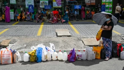 Sri Lanka Başbakanı: Ülke ekonomisi tamamen çöktü