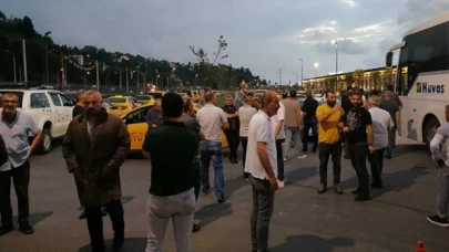 Taksiciler Rize-Artvin Havalimanı'nda eylem yaptılar