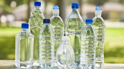 Fransa’da şişelenmiş suların yüzde 78’inde mikro plastik bulunuyor