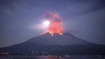 Japonya’daki Sakurajima Yanardağı’nda patlama oldu