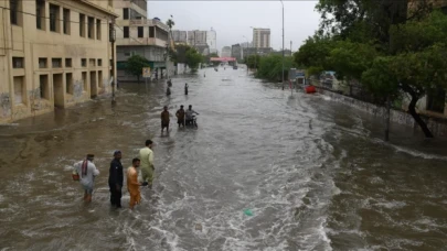 Pakistan’da muson yağmurları sebebiyle şu ana dek  312 kişi öldü