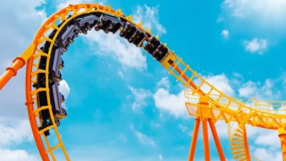 Almanya'da lunaparkta eğlence trenleri çarpıştı: 31 yaralı