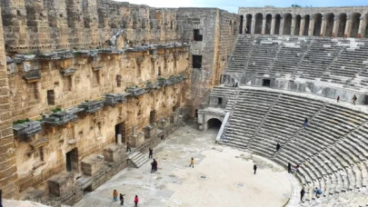 Aspendos Antik Tiyatrosu yabancı sanatçıları ağırlayacak