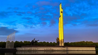 Letonya'da Sovyetler Birliği döneminden kalma heykel yıkılacak