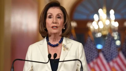 Pelosi'nin uçağı Tayvan'a iniş yaptı