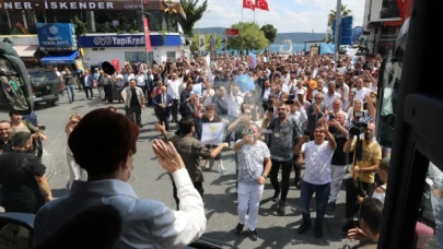 Sarıyer’de esnafı ziyaret eden Meral Akşener: O masada buradaki konuşmaları aktaracağım