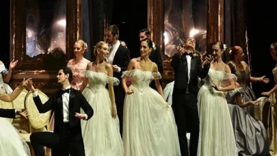 Beyoğlu Kültür Yolu Festivali’nde La Traviata ayakta alkışlandı