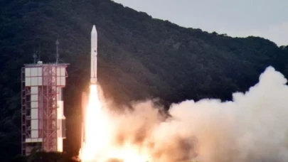 Japonya'nın Epsilon-6 roketi kendini imha etti