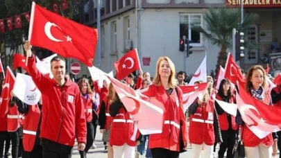 Kızılay Gönüllüleri Cumhuriyet Bayramı’nı Coşkuyla Kutluyor