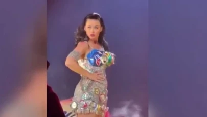 Şarkıcı Katy Perry sahnede korkuttu