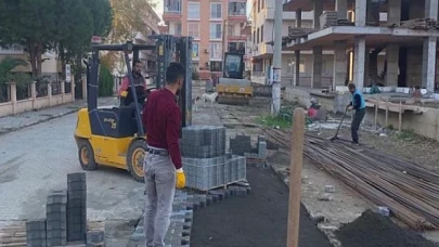 Edremit’te Bozuk Yollar Tamirleniyor