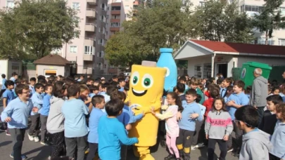 Kartal Belediyesi atık toplama konteynerlerini yeniliyor