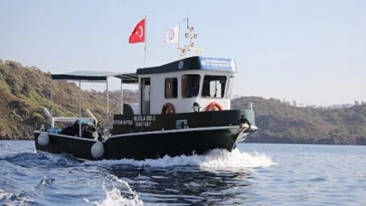 Muğla Büyükşehir Gökova Körfezinden İki Günde Beş Ton Çöp Topladı