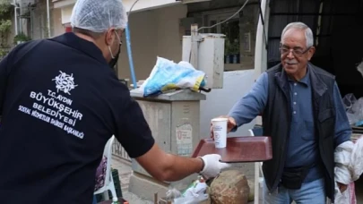 Pazarcı esnafı sabahları yapılan çorba ikramından memnun kaldı