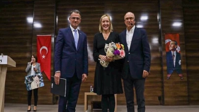 Van Büyükşehir Belediyesi Liderlik Konulu Konferans Düzenledi