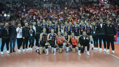 2022 FIVB Kadınlar Kulüpler Dünya Şampiyonası’nda Eczacıbaşı Dynavit'ten bronz madalya