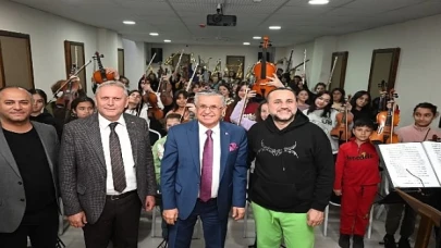 Başkan Topaloğlu sanatçı Bora Duran ile bir araya geldi