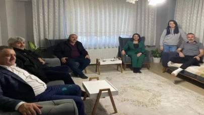 Bilecik Pazaryeri’nde Başkan Tekin’den İYİ Parti İlçe Başkanı’n ’geçmiş olsun’ ziyareti