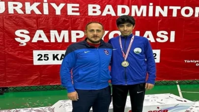 Bursa Osmangazili badmintoncudan altın madalya