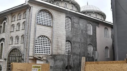 Elmasbahçeler Merkez Camii’ne yeni minare