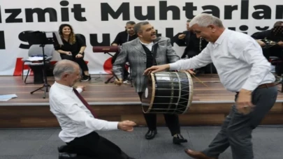 İzmit’te muhtarlar yılı eğlenerek uğurladı