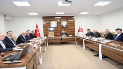 Memduh Büyükkılıç’tan ’istişare’ toplantısı