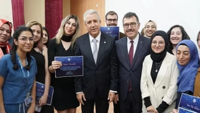 TÜBİTAK Başkanı Prof. Dr. Mandal, Egeli öğrenci ve akademisyenlerle bir araya geldi