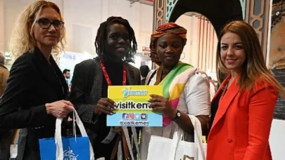 Uganda’nın Ankara Büyükelçisi Kemer standında