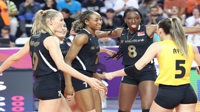 VakıfBank grup lideri olarak yarı finale yükseldi