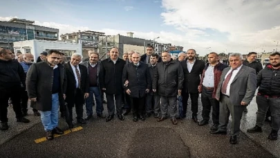 Başkan Soyer Menemen’de İZTAŞIT garajını ziyaret etti