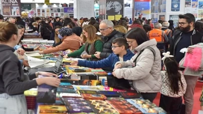 Çukurova 15. Kitap Fuarı Kitapseverlerin Yoğun İlgisi İle Sona Erdi