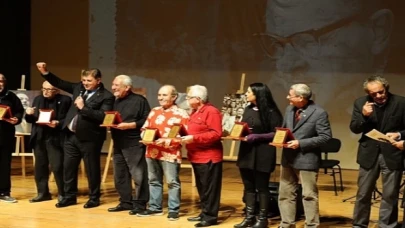 Karşıyaka, Nazım Hikmet’i Andı