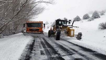 Konya Selçuklu’da kar mesaisi