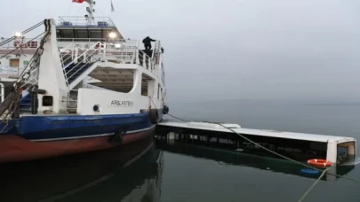 Malatya’da akılalmaz kaza! Yolcu otobüsü baraja düştü!