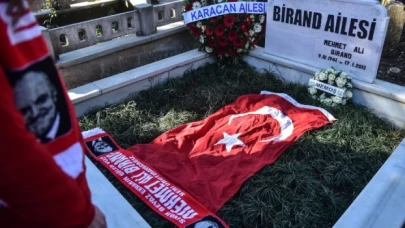 Mehmet Ali Birand mezarı başında anıldı