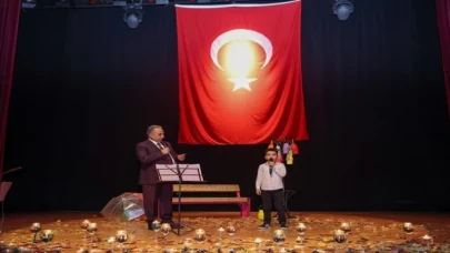 Mustafa Yalçın’dan ’vatan’ şiiri