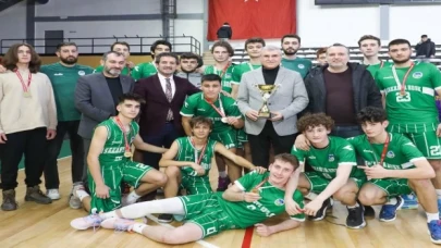 Sakarya, U-18 basketbol şampiyonu