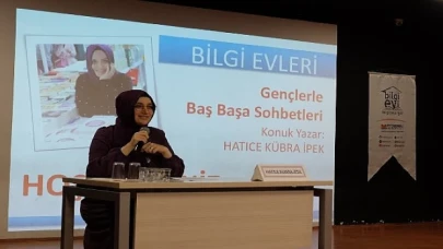 Yazar Hatice Kübra İpek Bilgi Evi Üyeleri’nin Sorularını Yanıtladı