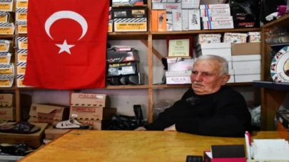 85 yaşında... Sabah 7’de dükkanını açıyor