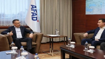 Ali Babacan AFAD’da Fuat Oktay’la Görüştü: &apos;Devletin mutlaka yerel yönetimlerle ve sivil inisiyatiflerle beraber çalışması gerekiyor’