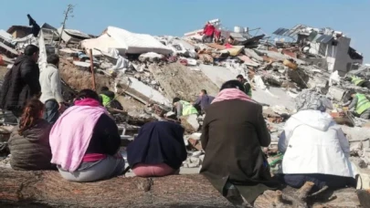 Almanya’da depremzedeler için vize kolaylığı talebi