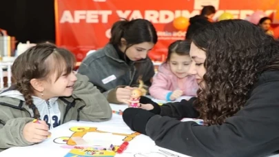 Antalya’daki depremzedeler ihtiyaçlarını Cam Piramit Afet Merkezi’nden temin ediyor