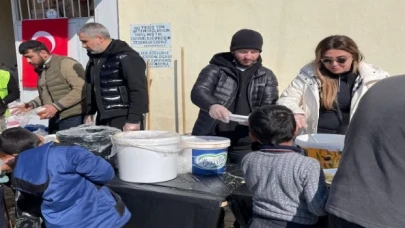 Aslı Hünel’den depremzedelere servis