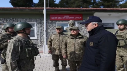 Bakan Akar’dan sınır iddialarına sert tepki!