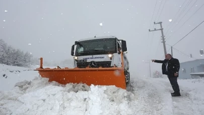 Başkan Sandıkçı, “İlçemizde, kar yağışlarından dolayı vatandaşlarımızın herhangi bir olumsuzluk yaşamaması adına ekiplerimizle 7/24 sahadayız”